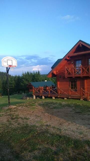 Фото номера Дом с 4 спальнями Загородные дома Lake House Villa pas Eugenija г. Migiškiai 4