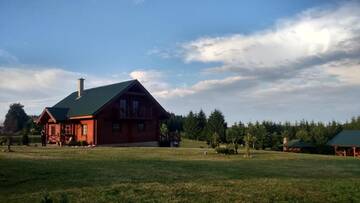 Фото номера Дом с 4 спальнями Загородные дома Lake House Villa pas Eugenija г. Migiškiai 3